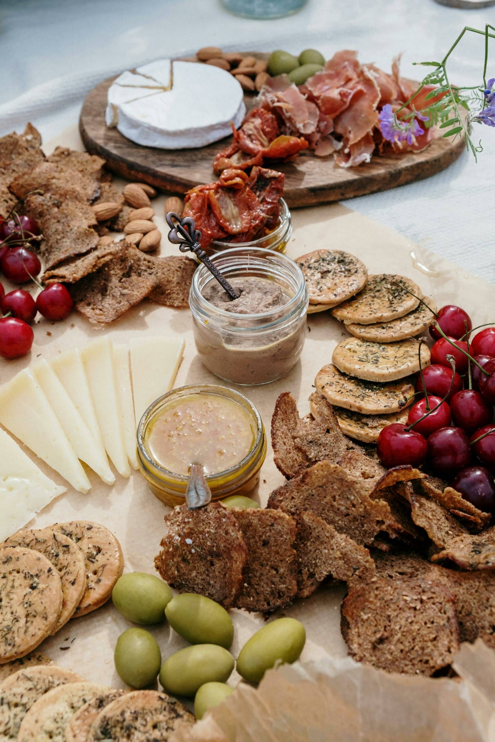 Les planches apéritives : l’alliée idéale pour vos événements d’entreprise à Paris