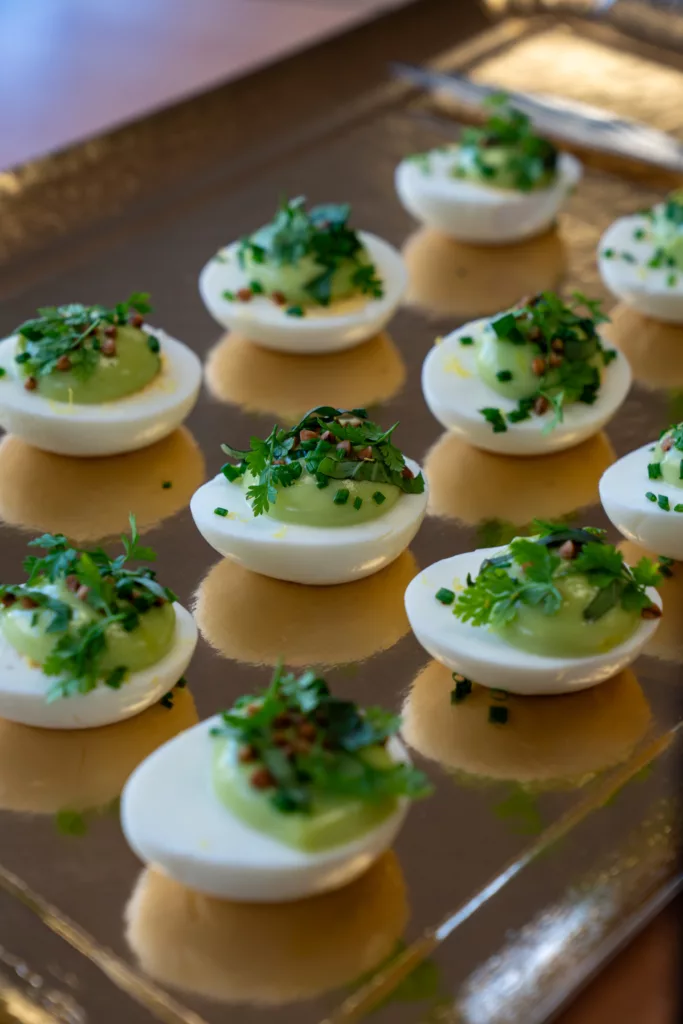 Pièces cocktail idéales pour un buffet traiteur séminaire à Paris