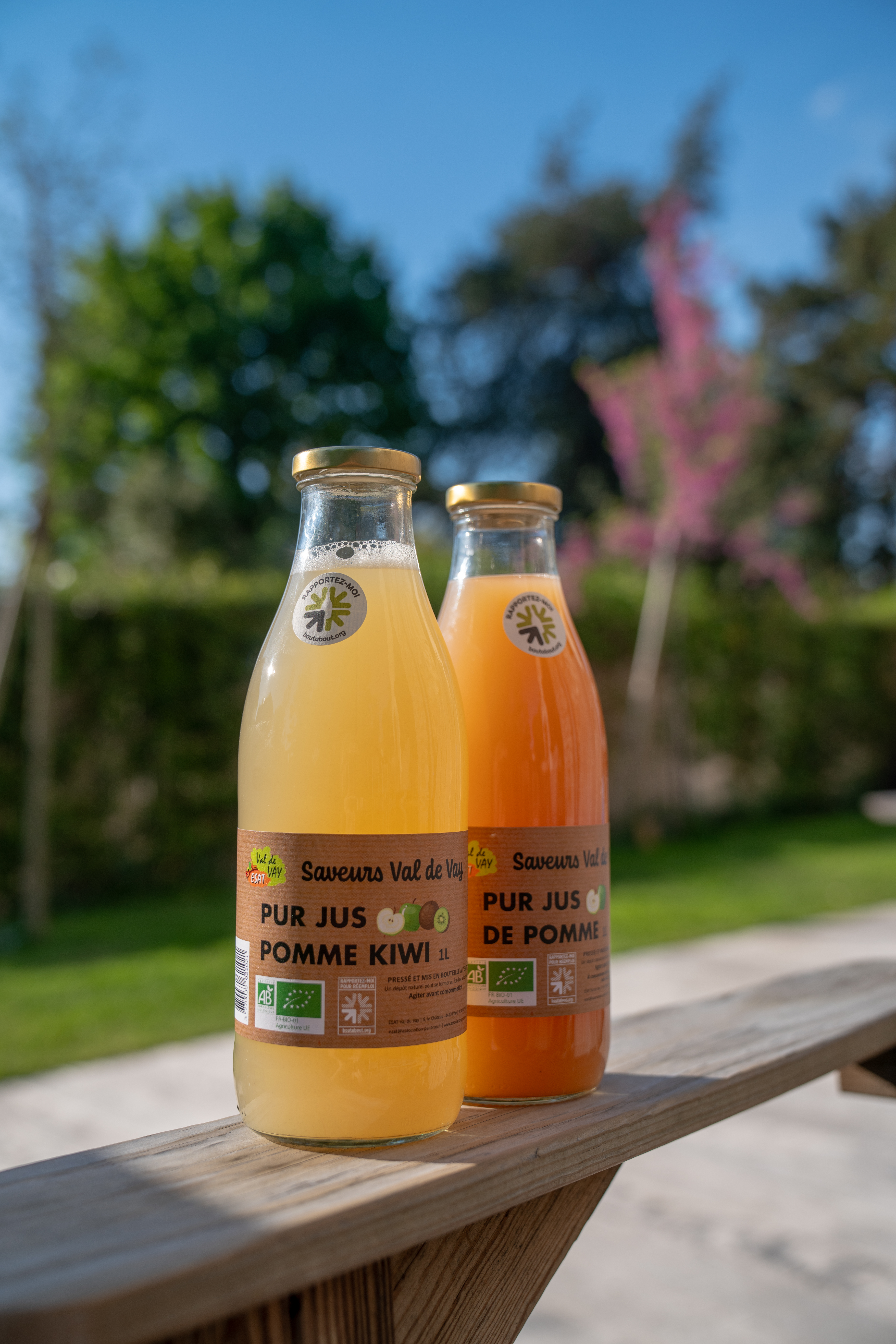 Jus de fruits BIO de l'ESAT Val de Vay. Idéal pour les petit-déjeuner d'entreprise à Paris